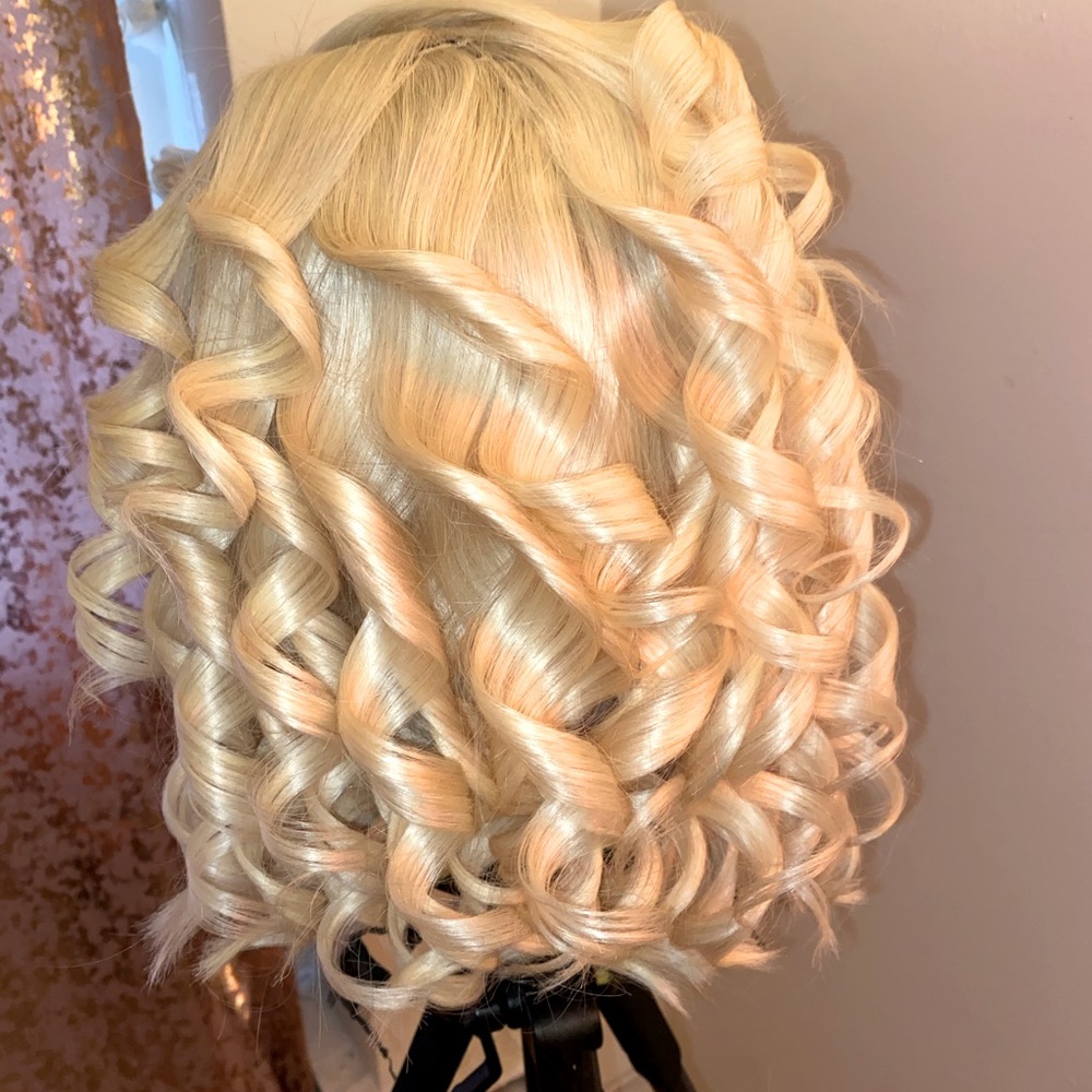 613 BLONDE WIG